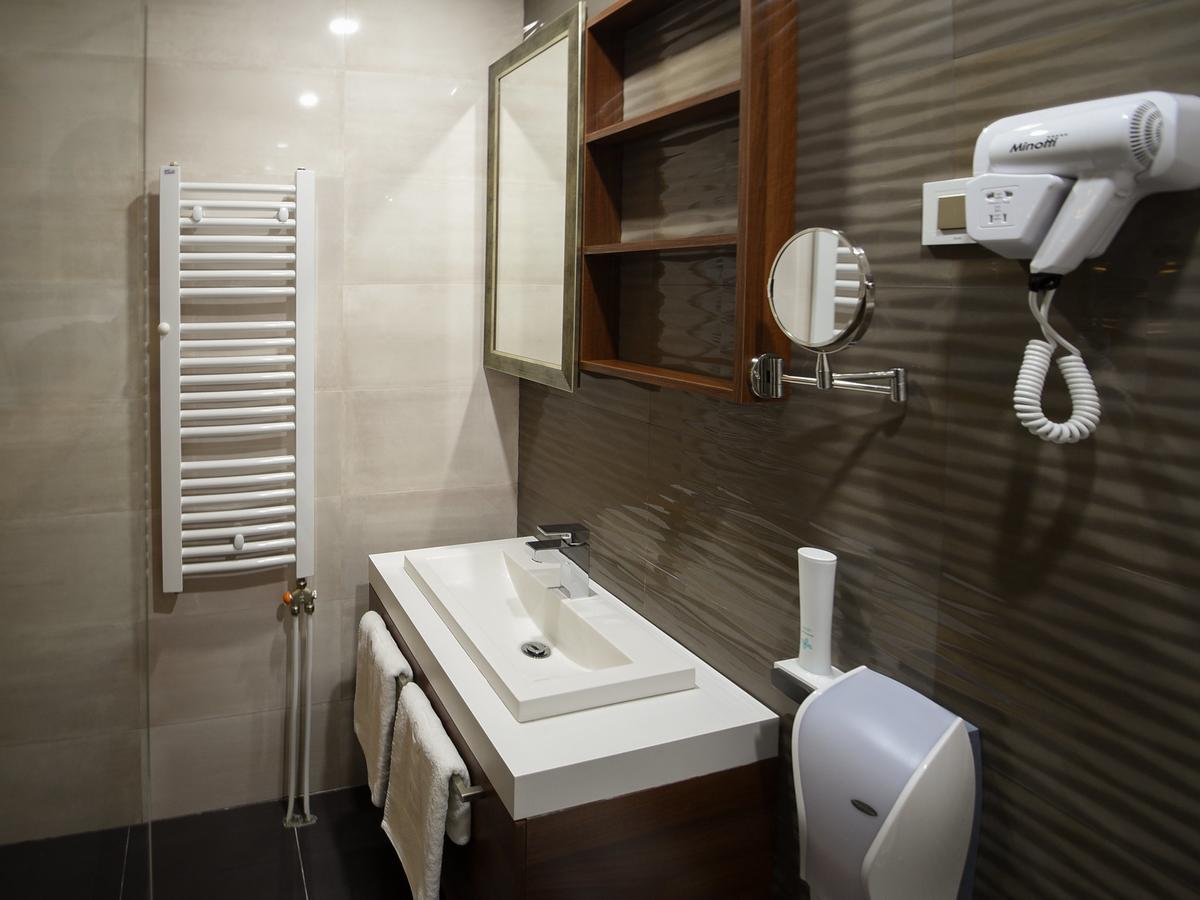 Hotel Ideo Lux Ni Εξωτερικό φωτογραφία