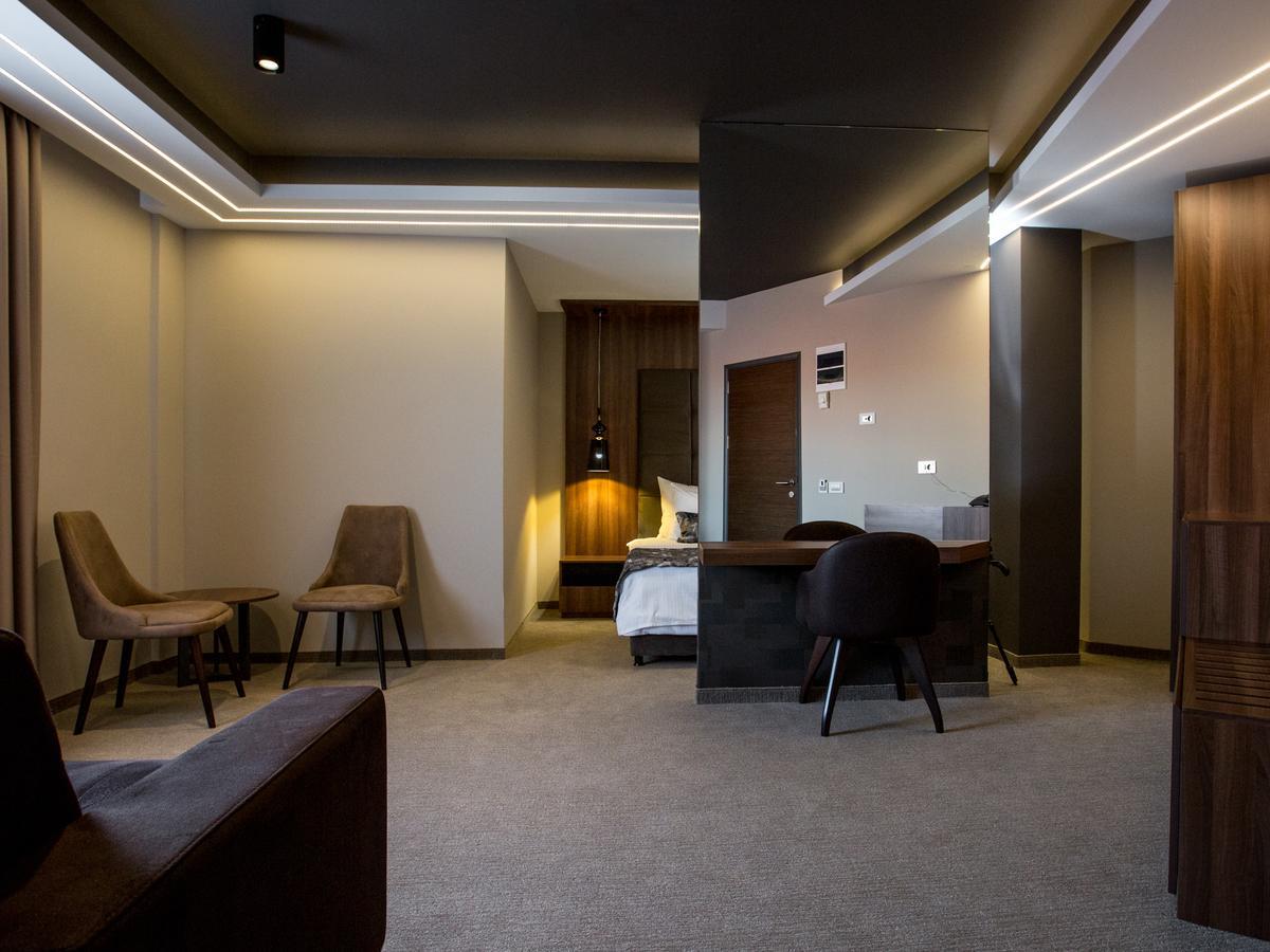 Hotel Ideo Lux Ni Εξωτερικό φωτογραφία