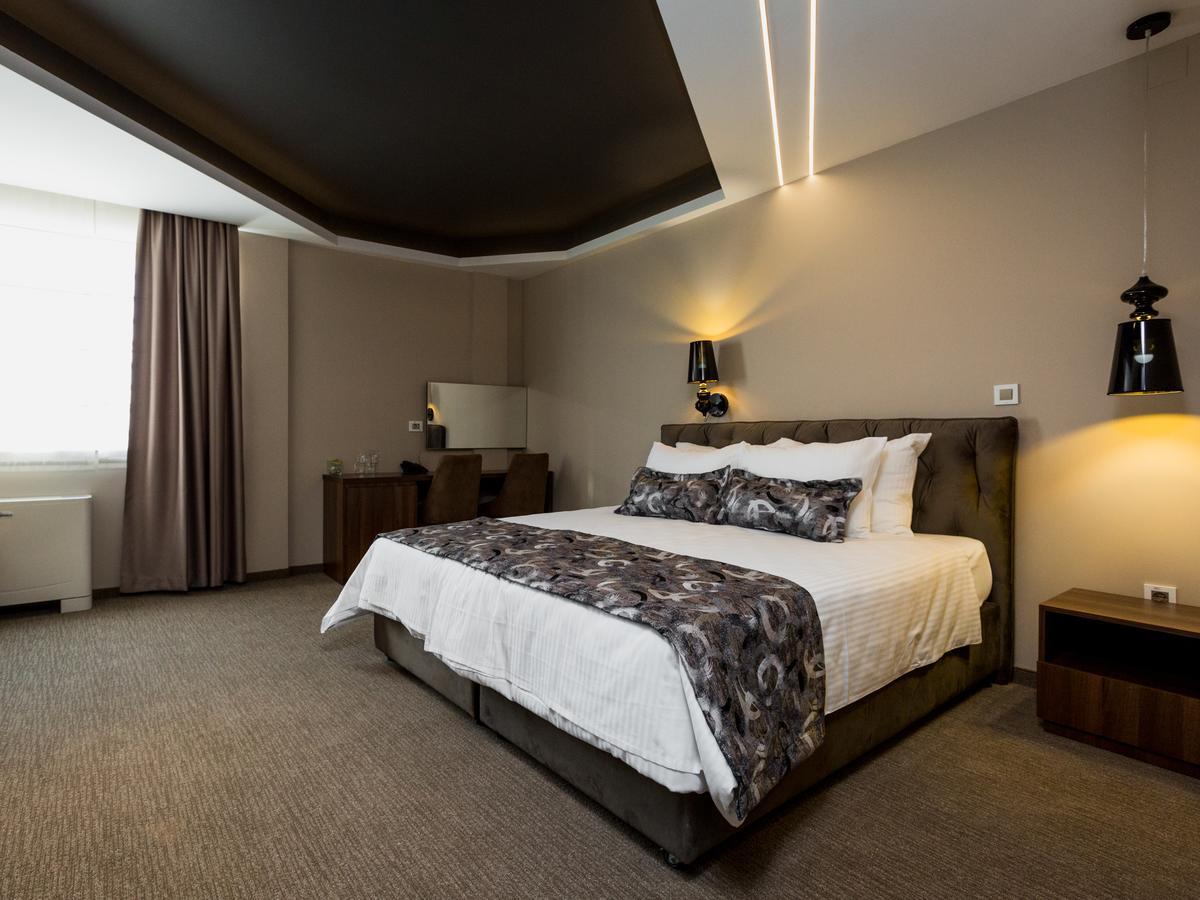 Hotel Ideo Lux Ni Εξωτερικό φωτογραφία