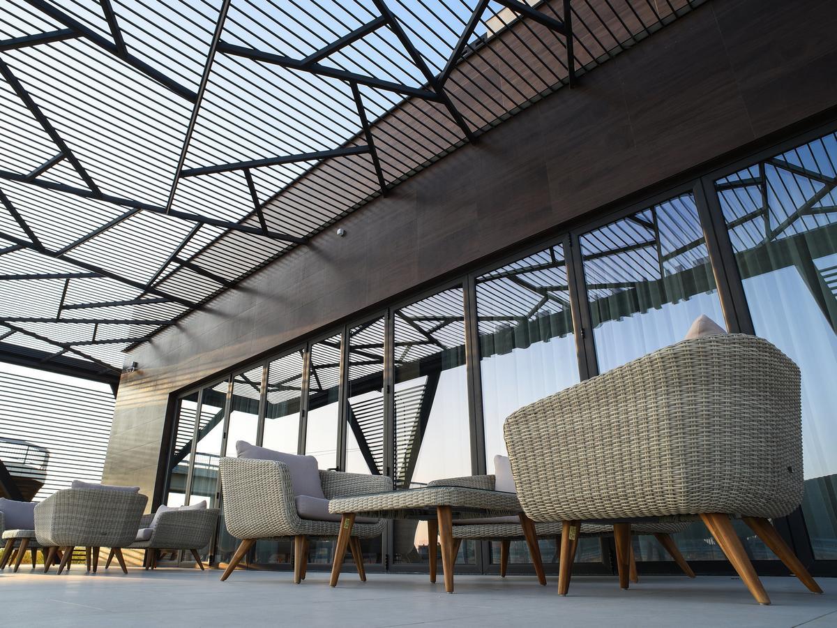 Hotel Ideo Lux Ni Εξωτερικό φωτογραφία