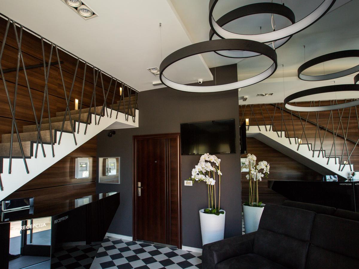 Hotel Ideo Lux Ni Εξωτερικό φωτογραφία
