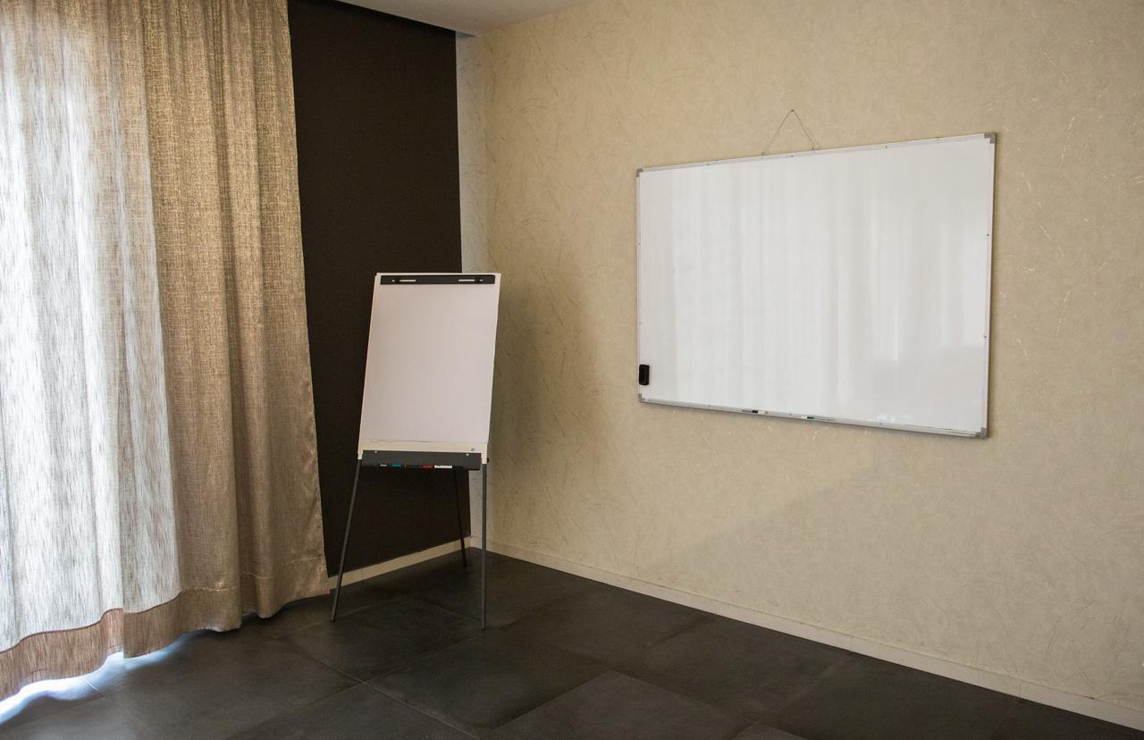 Hotel Ideo Lux Ni Εξωτερικό φωτογραφία