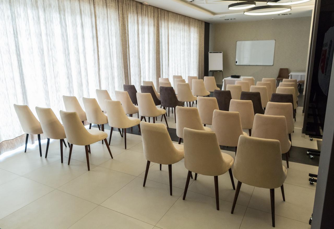 Hotel Ideo Lux Ni Εξωτερικό φωτογραφία