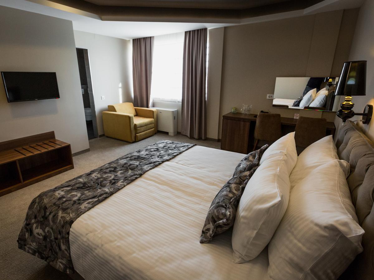 Hotel Ideo Lux Ni Εξωτερικό φωτογραφία